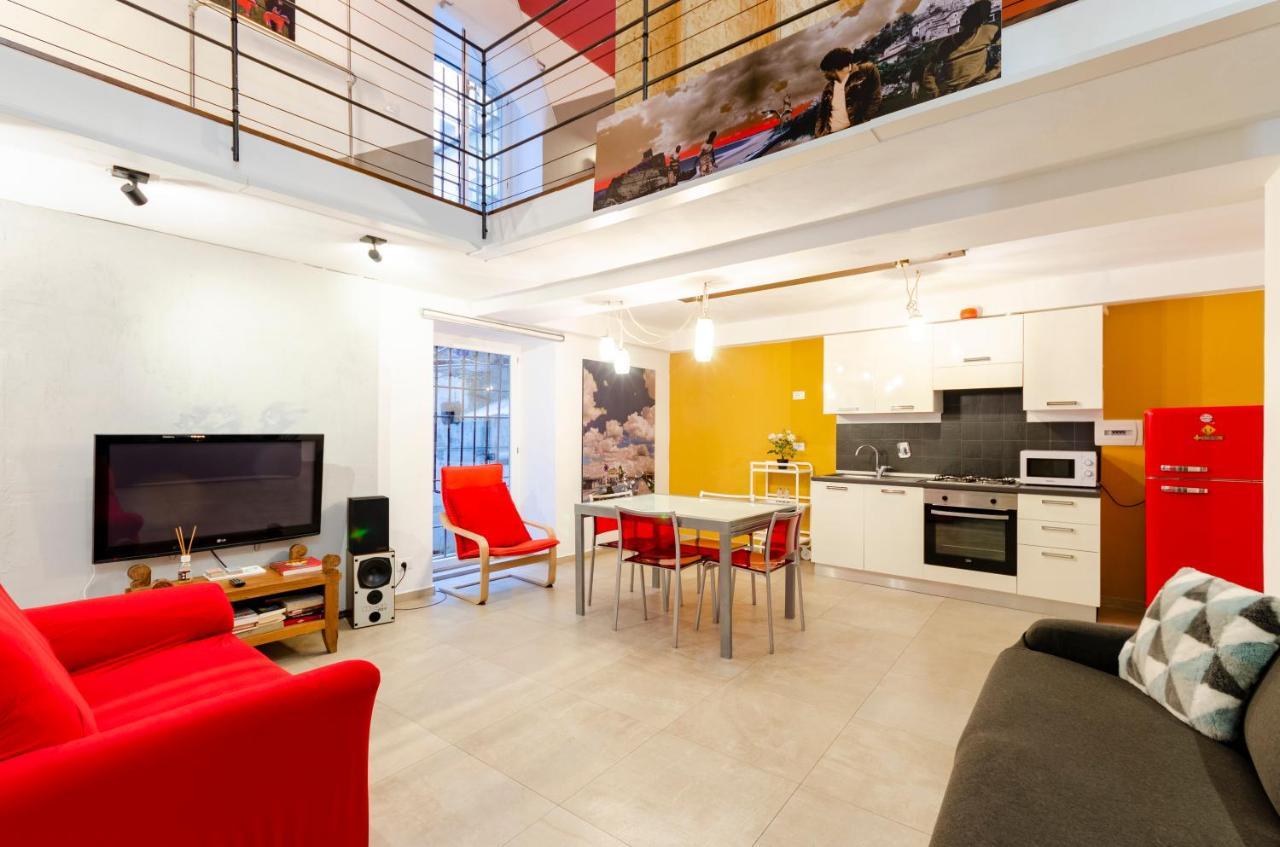 Joivy Vibrant Open-plan Apt For 6 In Historic Centre Genua