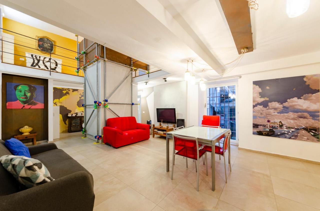 Joivy Vibrant Open-plan Apt For 6 In Historic Centre Genua